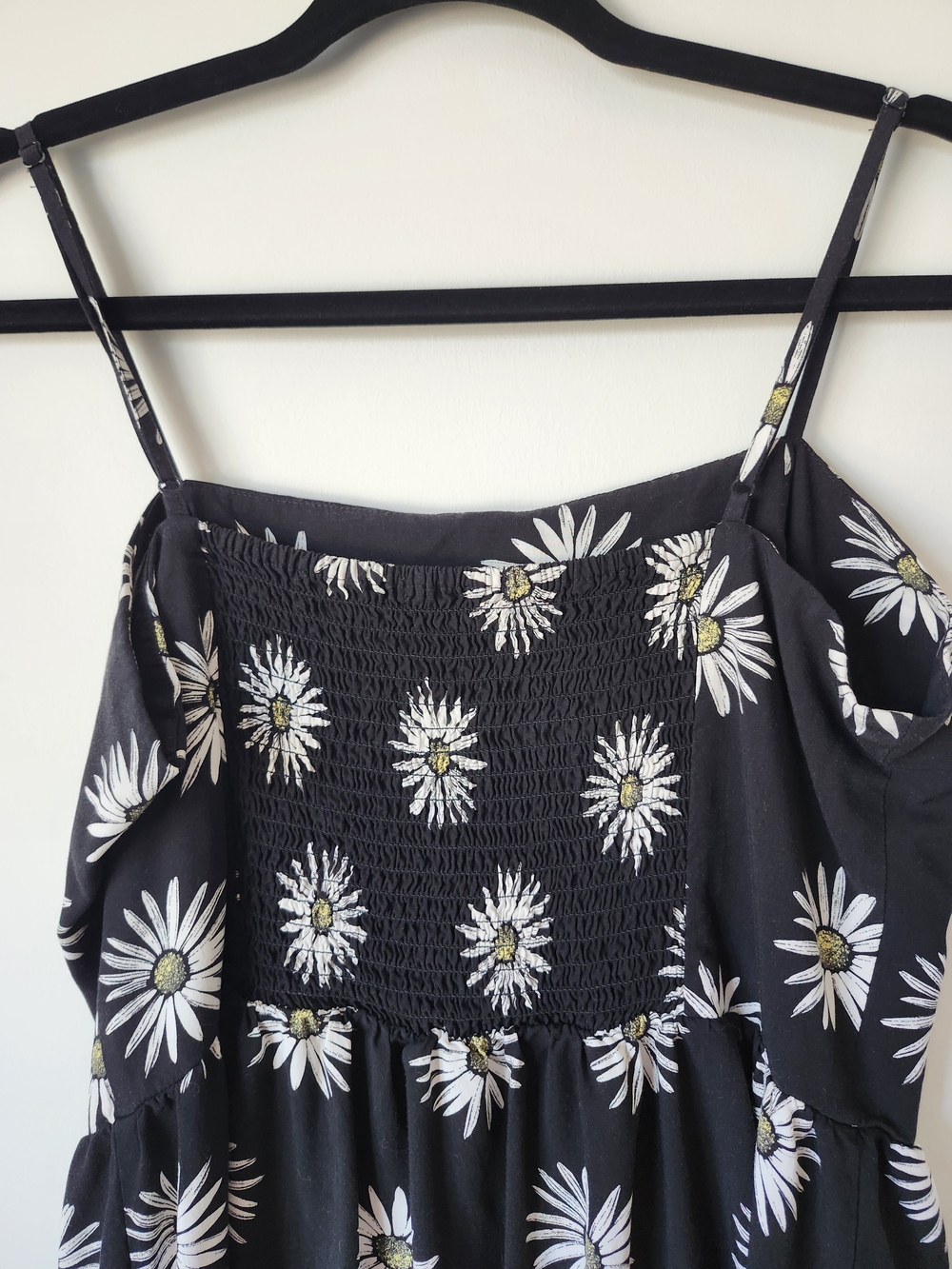 Black Daisy Print Spaghetti Strap Midi Dress - Picture 5 of 7